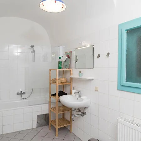 Cozy Kunsthaus Apartment Graz