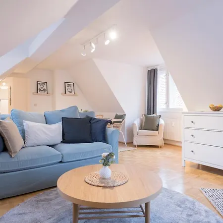 Cozy Kunsthaus Apartment
