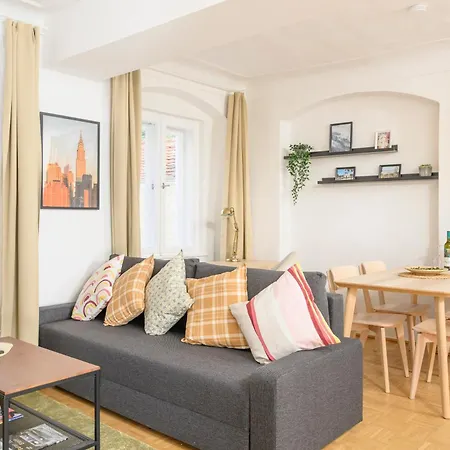 Cozy Kunsthaus Apartment Graz