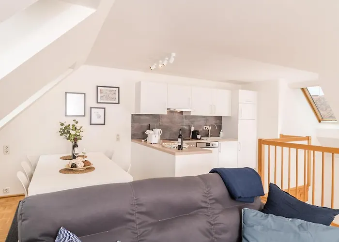 Cozy Kunsthaus Apartment